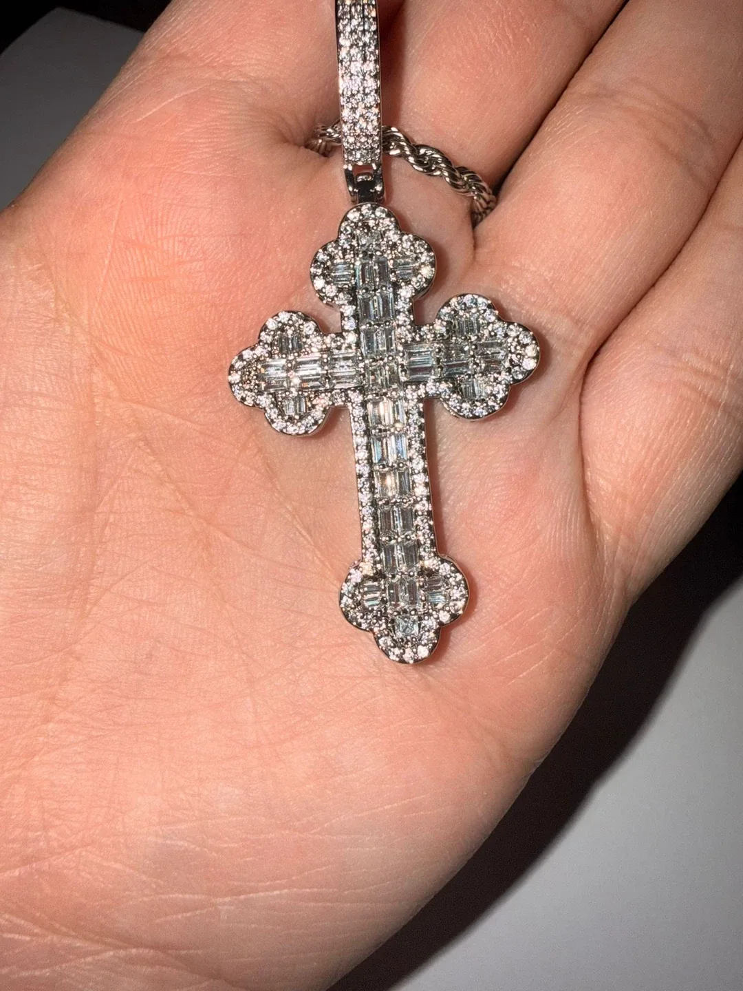 Cross Pendant Necklace pass diamond test image indicator(2)