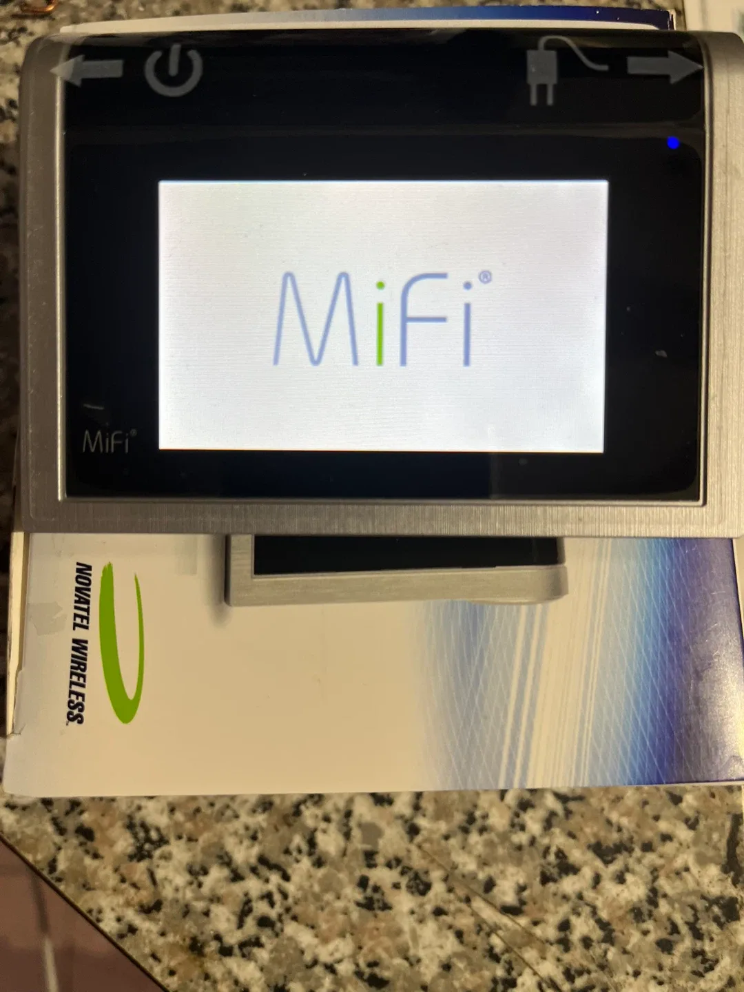 Novatel Wireless MiFi 2 Mobile Hotspot image indicator(5)