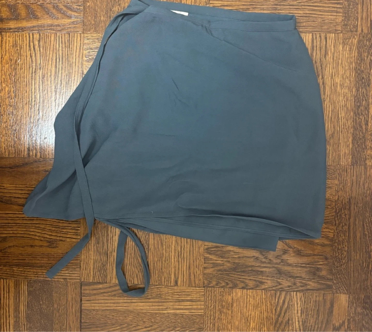 #Cleanout Aritzia Sunday Best Wrap Skirt - Size XL - photo 2