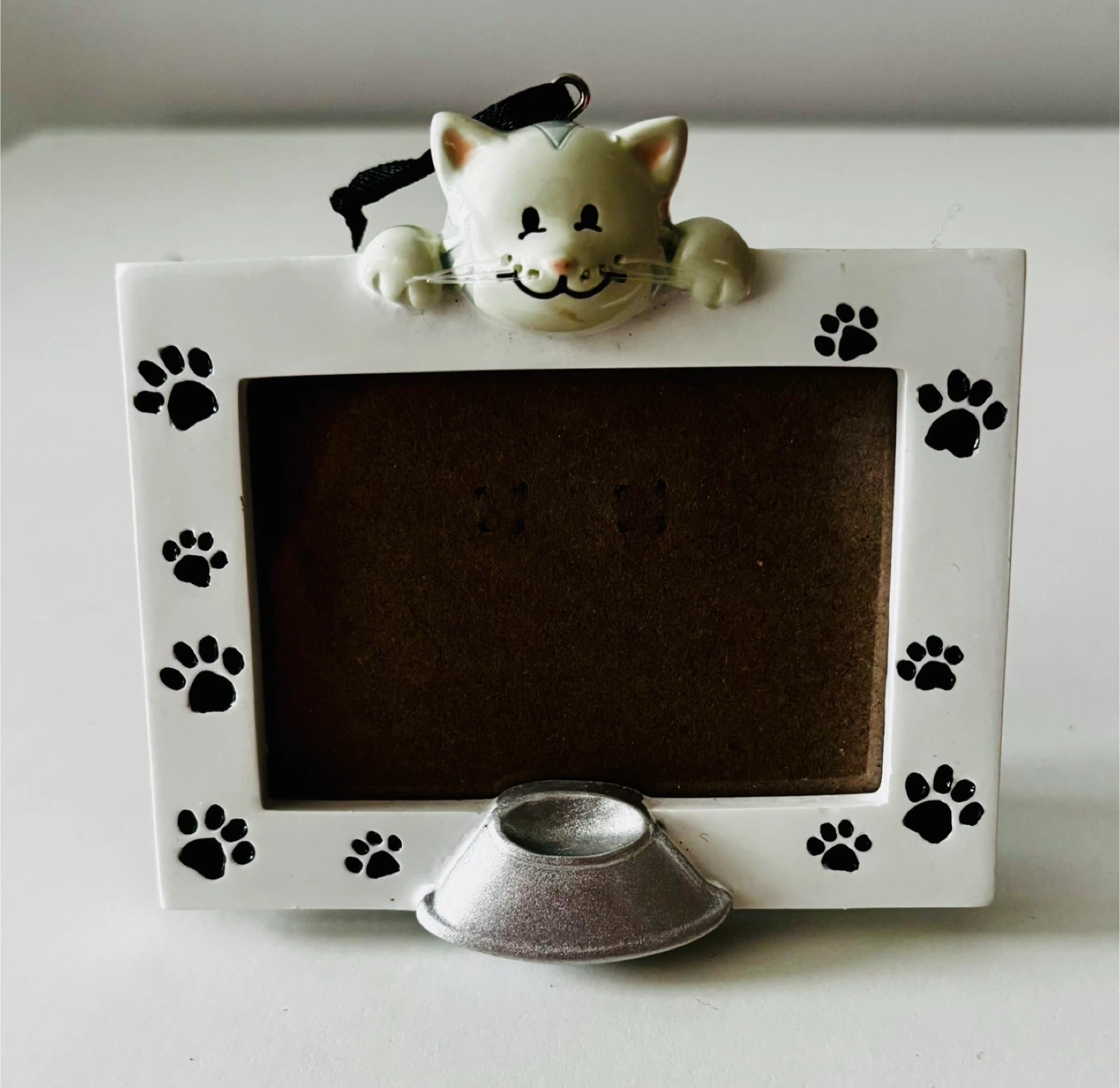 PolarX Cat-Themed White and Black Picture Frame Ornament - photo 2