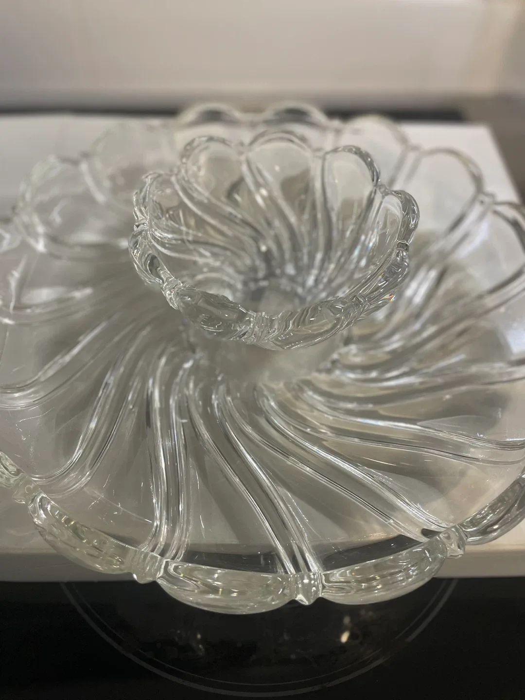 NEW! Mikasa Peppermint Platter & 2 Bowls image indicator(2)