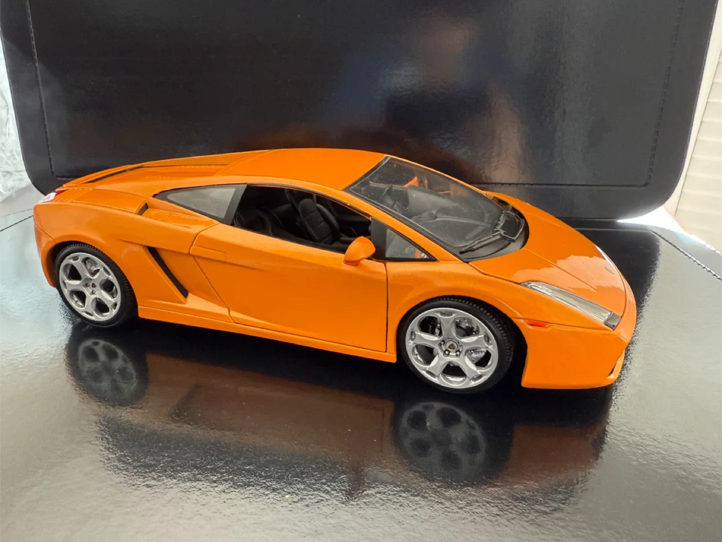 LOT OF 4** MAISTO DIE CAST BUNDLE image indicator(4)