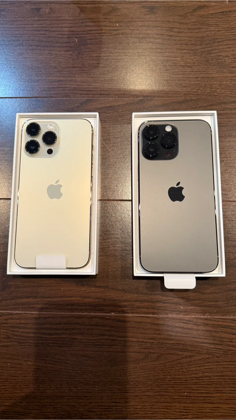 iPhone 14 Pro Max, Gold & Space Black, Box Included image indicator(2)