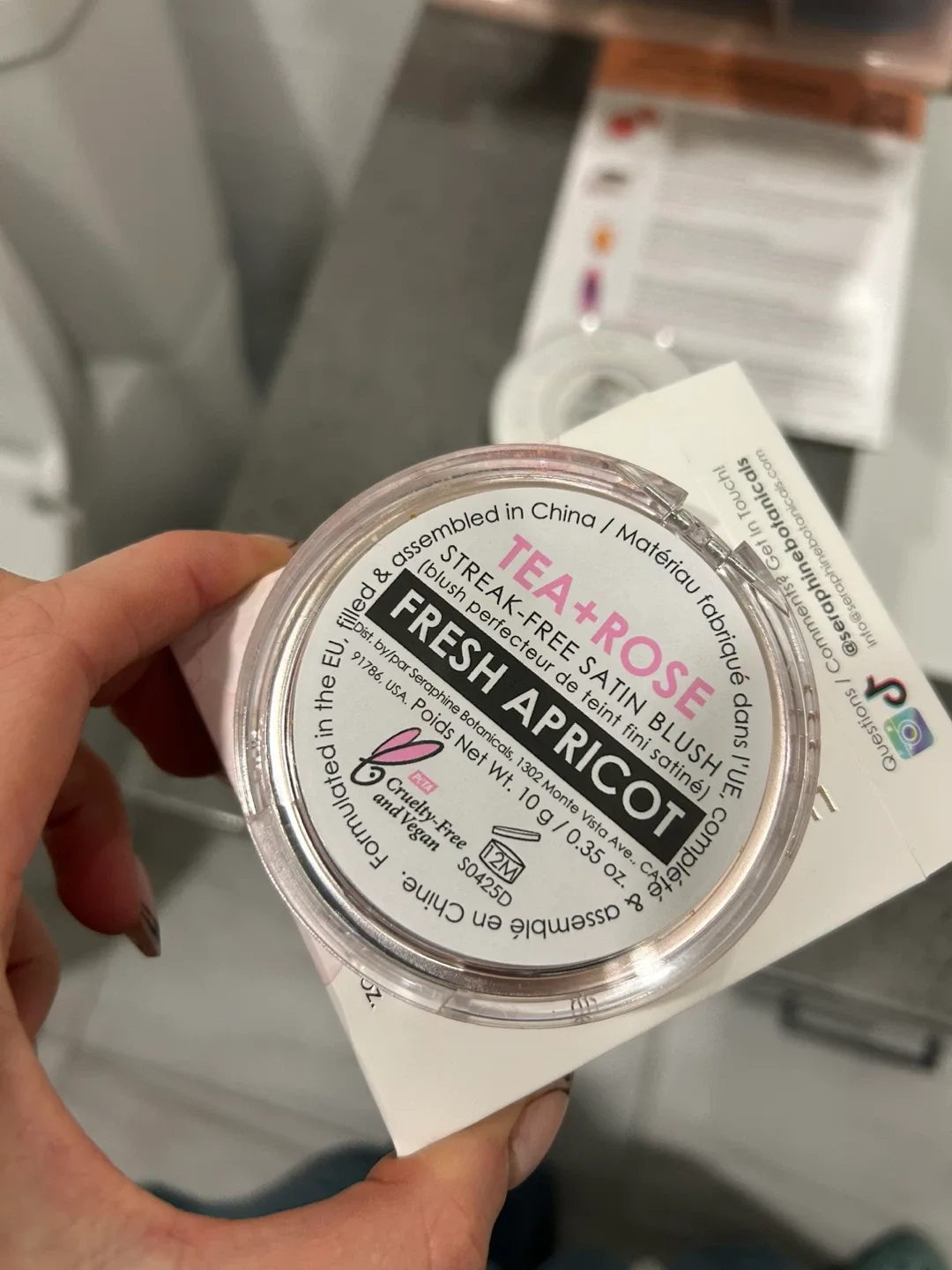 Seraphine Botanicals Tea + Rose Blush - Fresh Apricot image indicator(2)