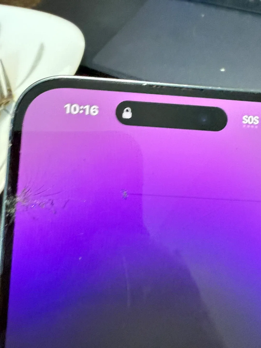 Cracked iPhone 14 Pro - Purple image indicator(3)