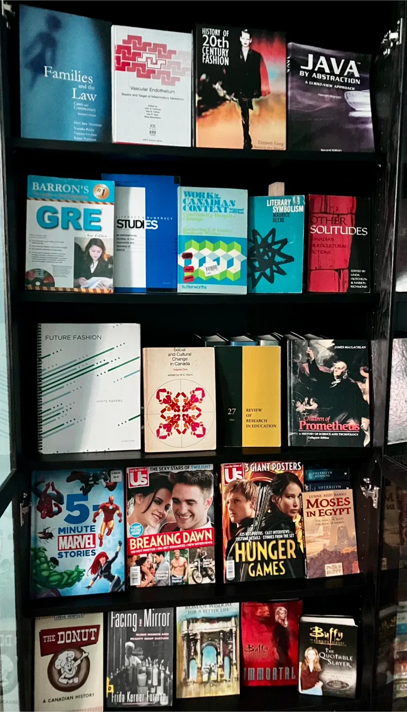 Gently used Books and text books image indicator(3)