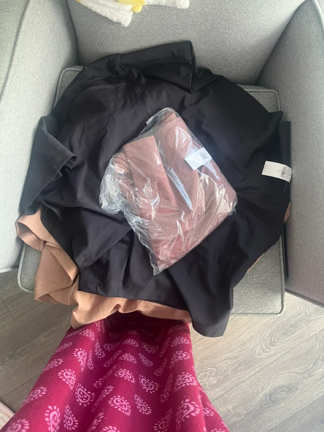 #Cleanout Unused - Old Navy Active Maternity Size L and XL