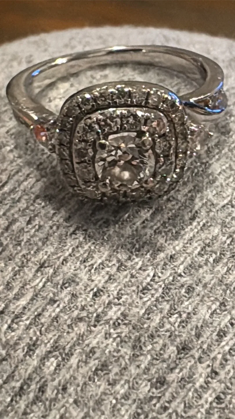 14k White Gold 1.25 CT Diamond Halo Engagement Ring image indicator(3)