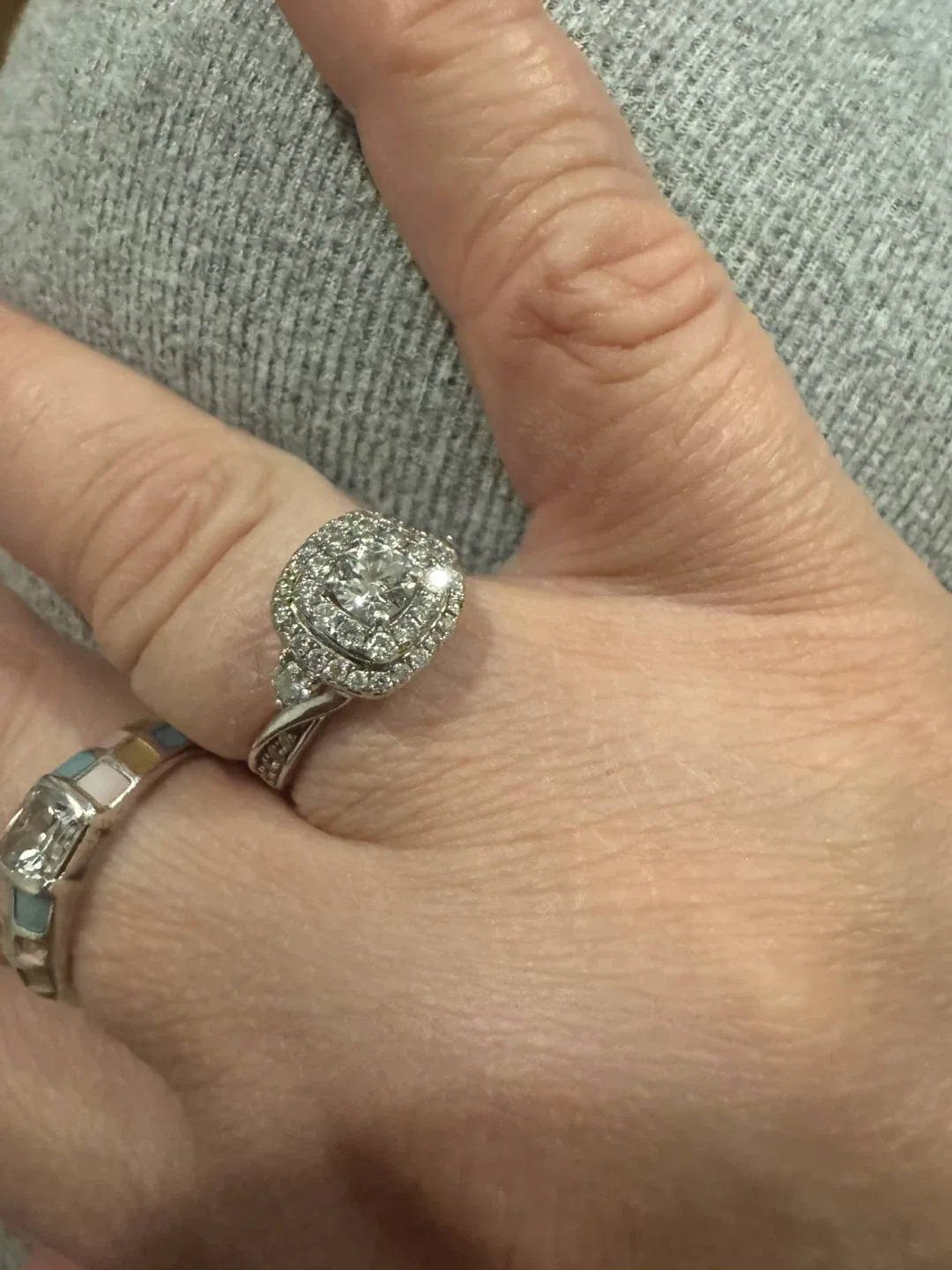 14k White Gold 1.25 CT Diamond Halo Engagement Ring image indicator(4)