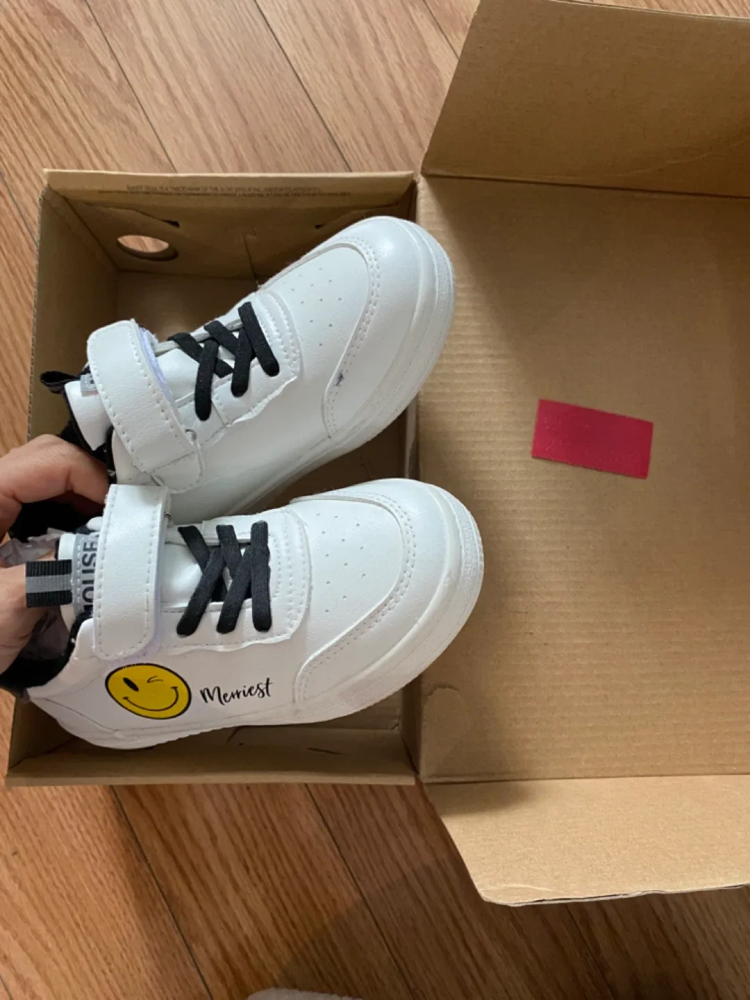 Brand New Kids Warm Shoes Furry Inside White Sneakers - Size 11 image indicator(2)