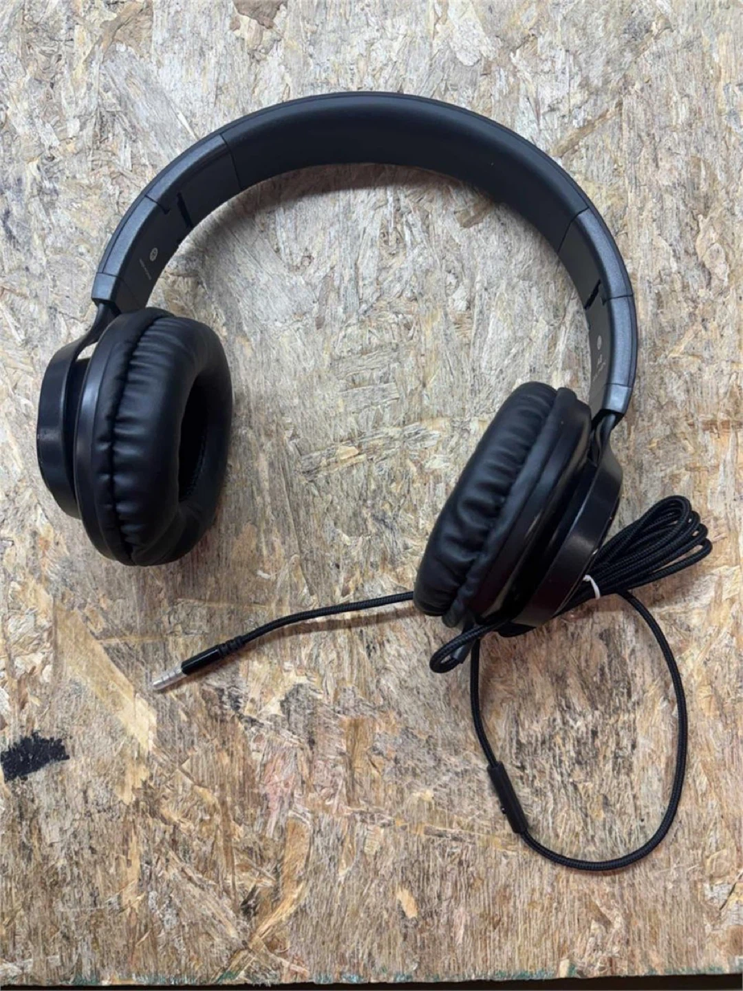 Black Over-Ear Headphones - photo 2