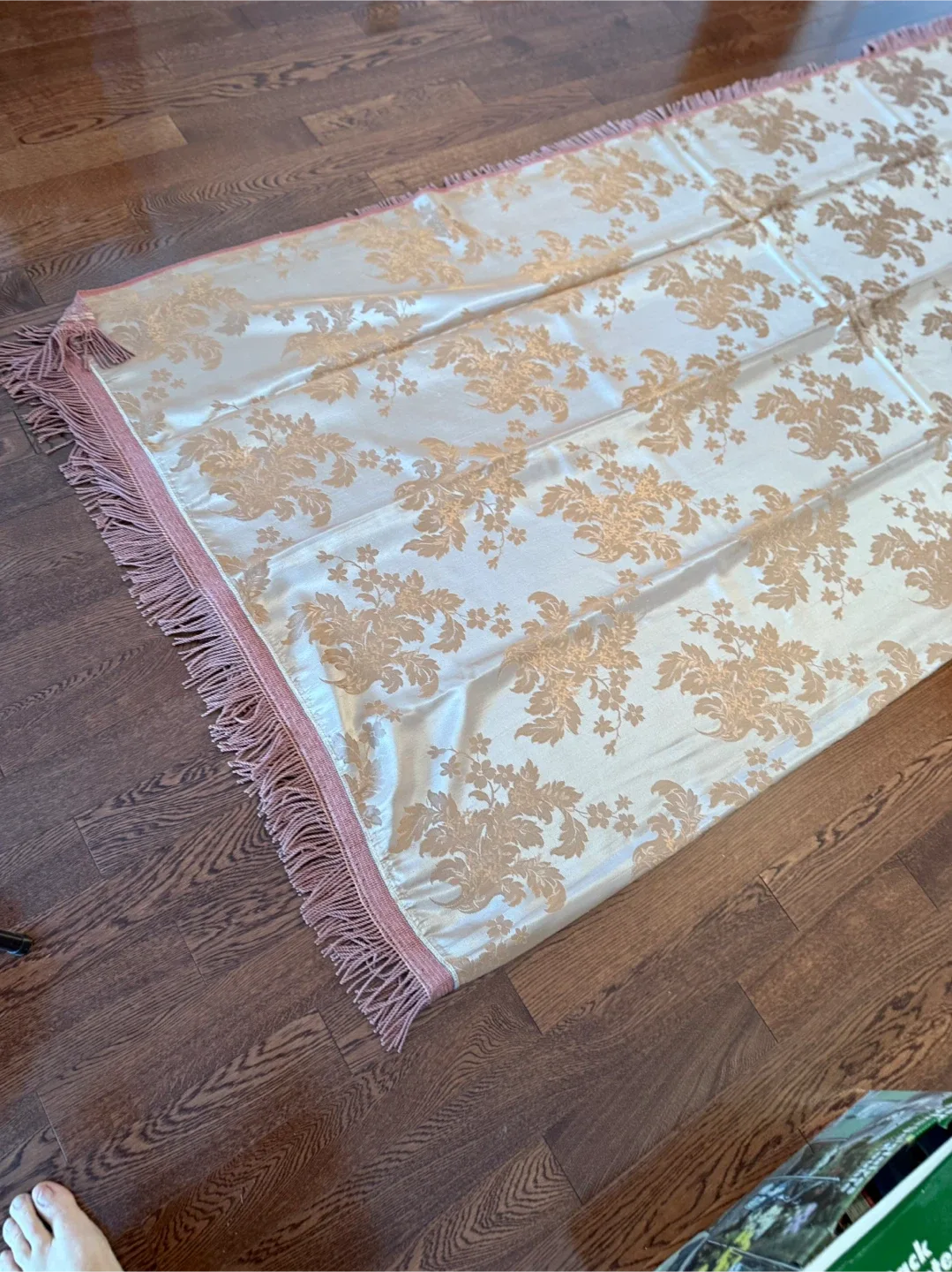 Floral blanket with Fringe - 97" x 85" image indicator(4)