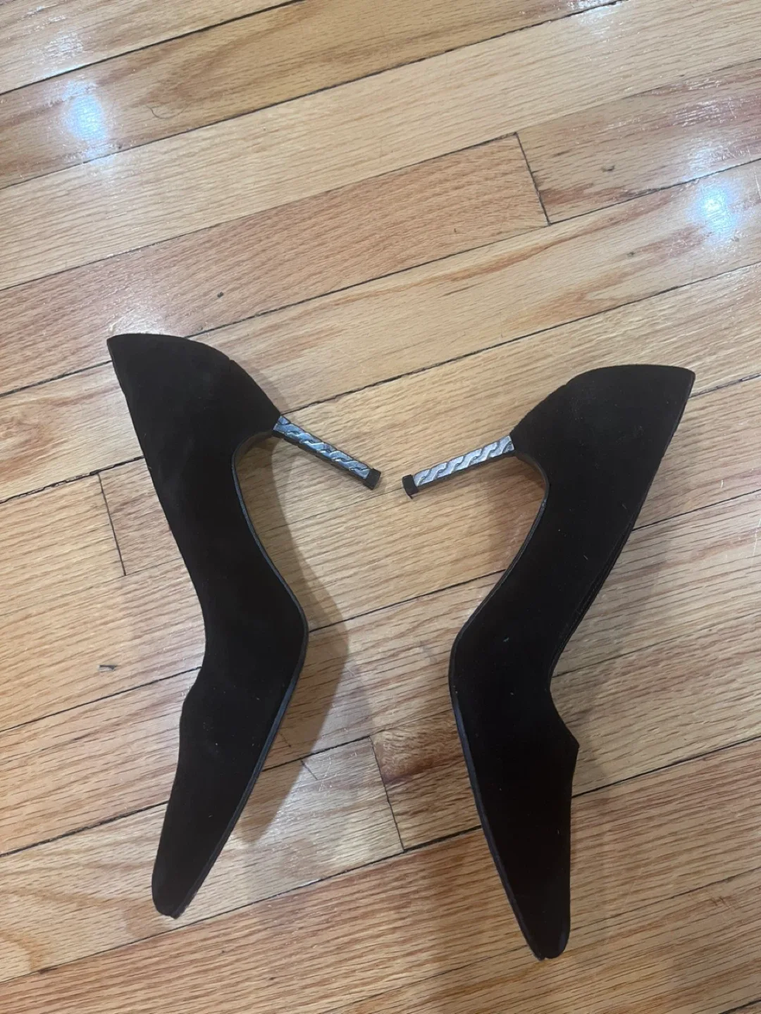 Stuart Weitzman Black Heels image indicator(2)