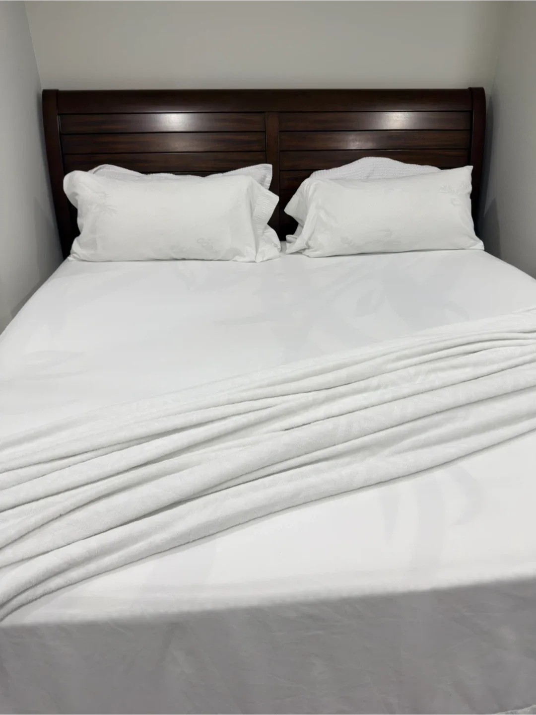 Matching King size bed framed Dresser with Mirror. image indicator(2)