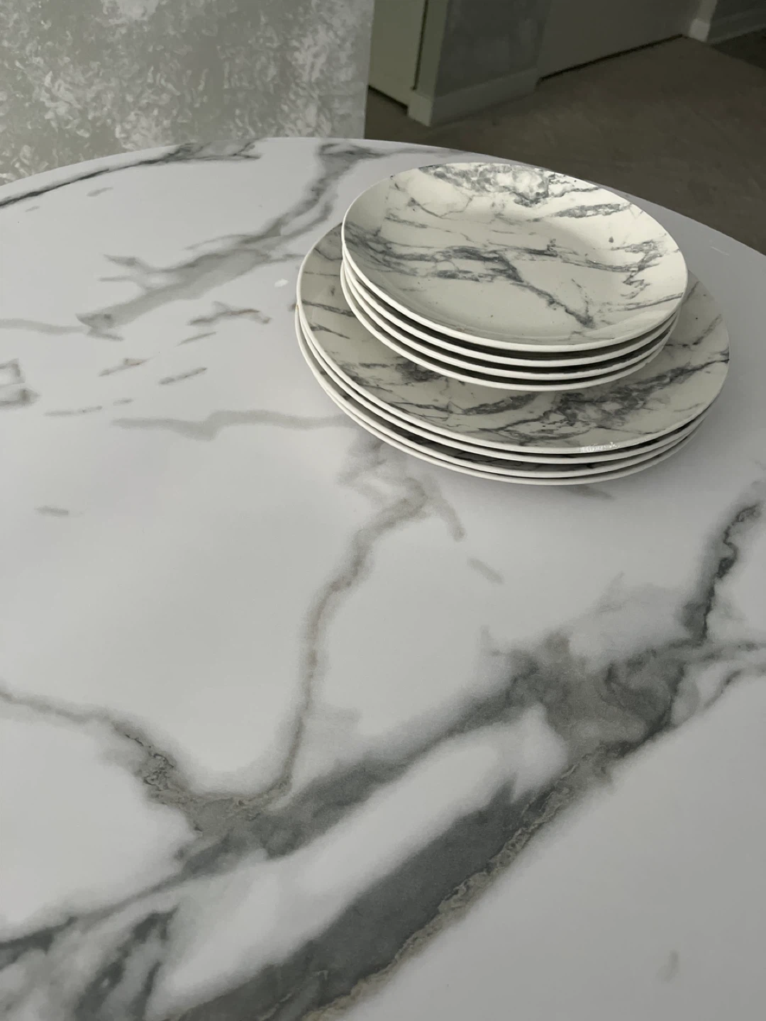 Faux Marble Table - photo 3