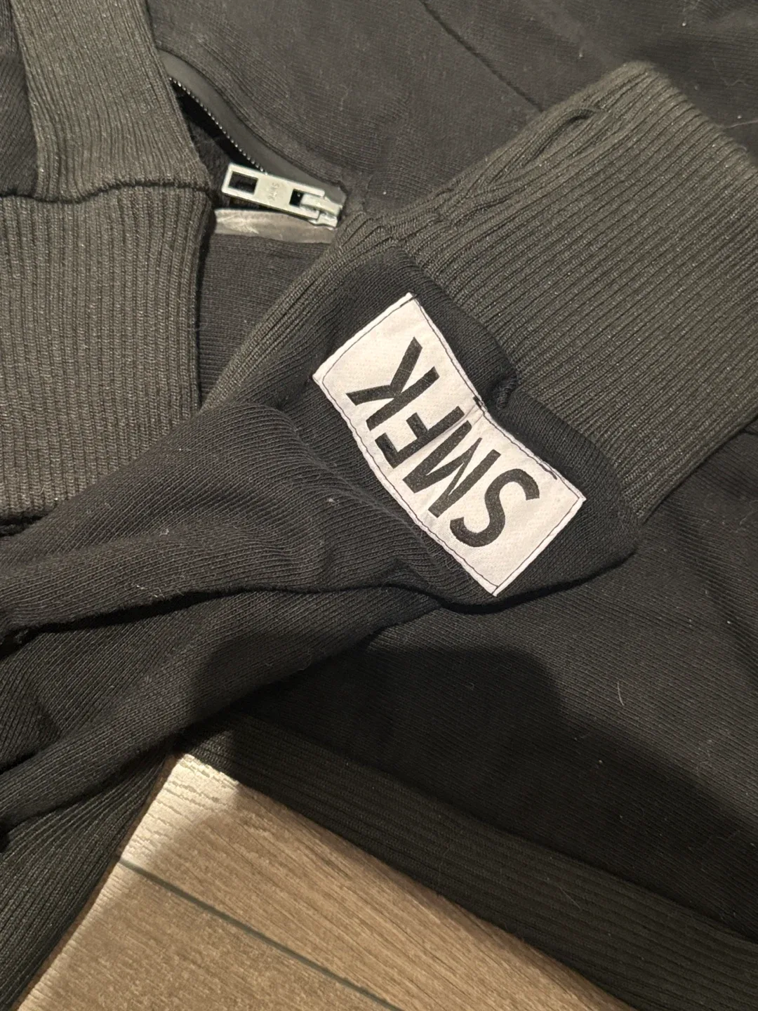 Batman SMFK Black Hoodie bodysuit - Size M image indicator(4)