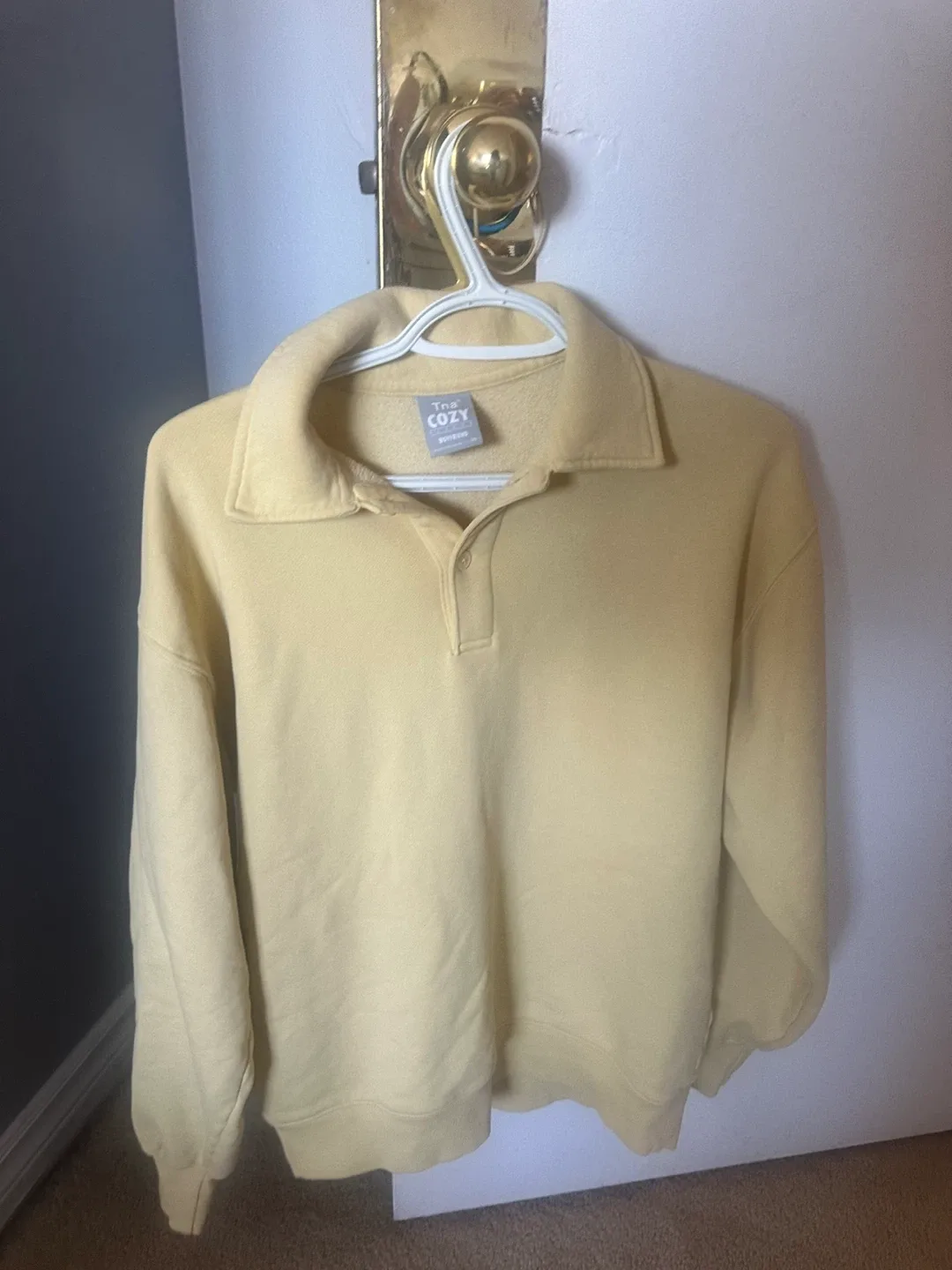 Aritiza Yellow Sweatshirt image indicator(2)