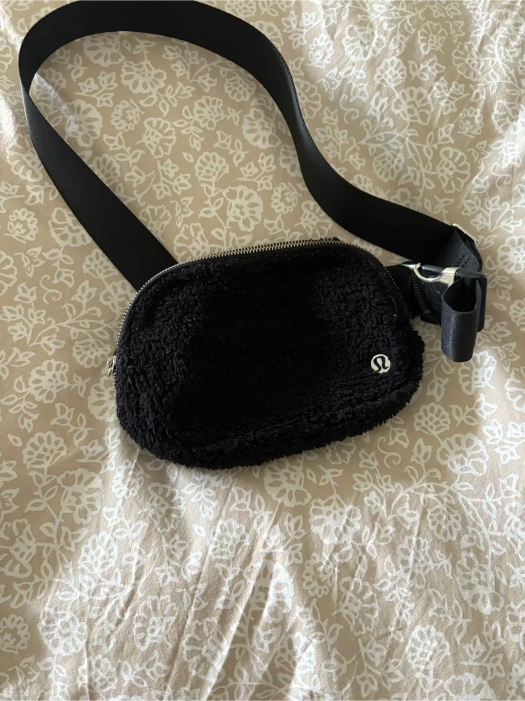 Lululemon Fleece Belt Bag - Black