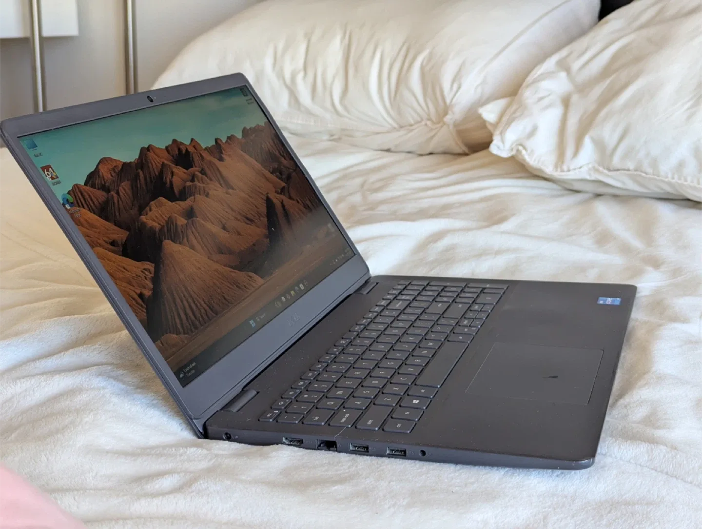 Dell Inspiron 3501 Laptop - Intel Core i5-11th Gen image indicator(3)