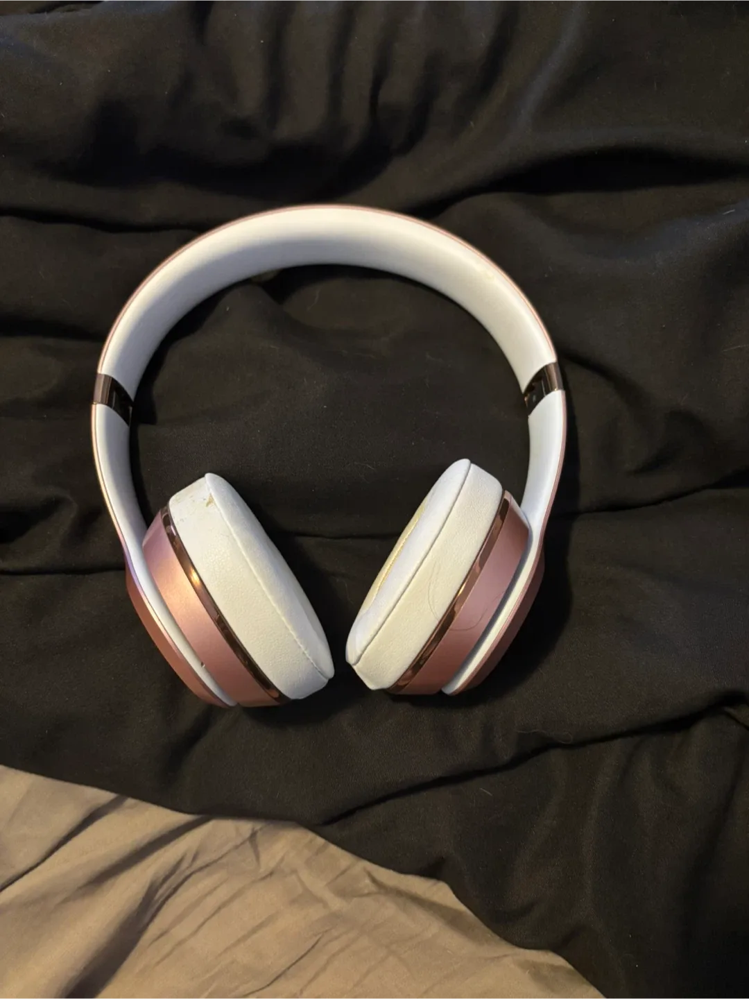 Beats Solo 3 Wireless Headphones - Rose Gold image indicator(3)