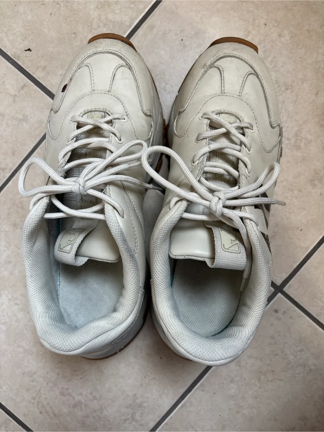 MLB New York Yankees Sneakers, US 8.5