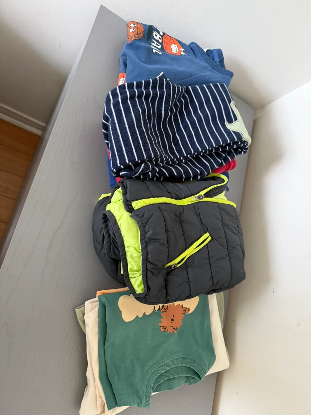 Kids' Clothes Bundle: GAP, Disney, Zara, Polo - Size 3 image indicator(6)