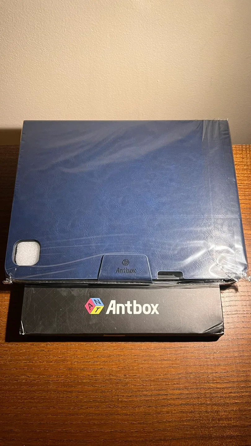 #cleanout Antbox Navy Vegan Leather Case for 13” iPad Pro image indicator(5)