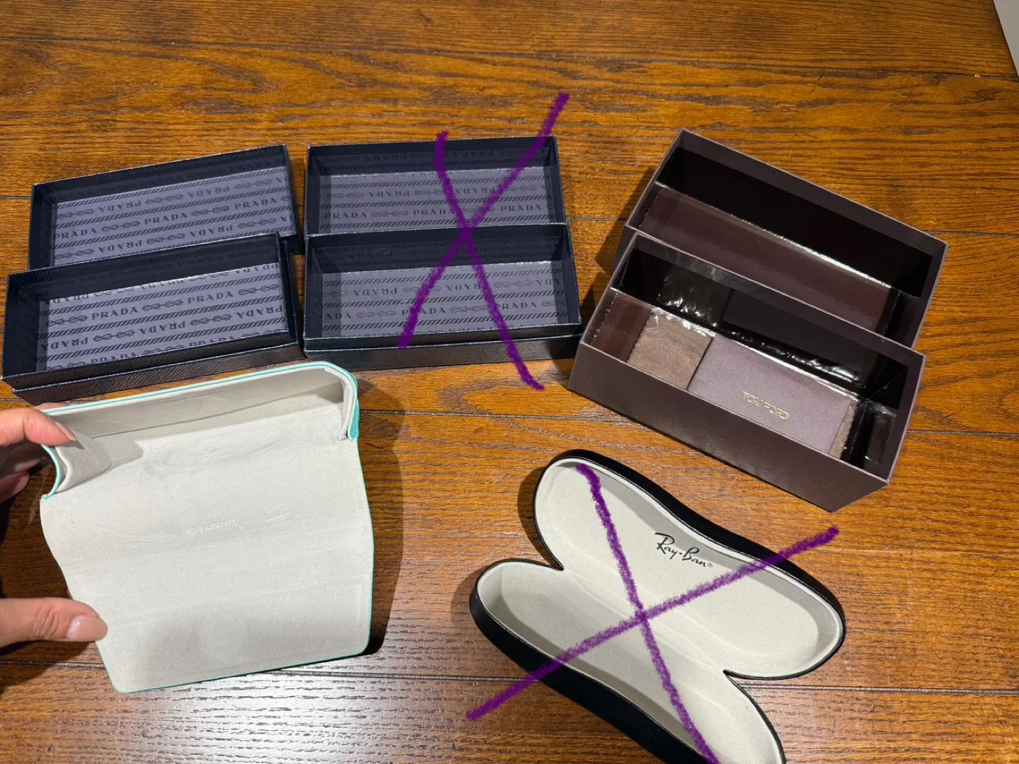 Prada, Tom Ford & Tiffany Case/Box image indicator(3)