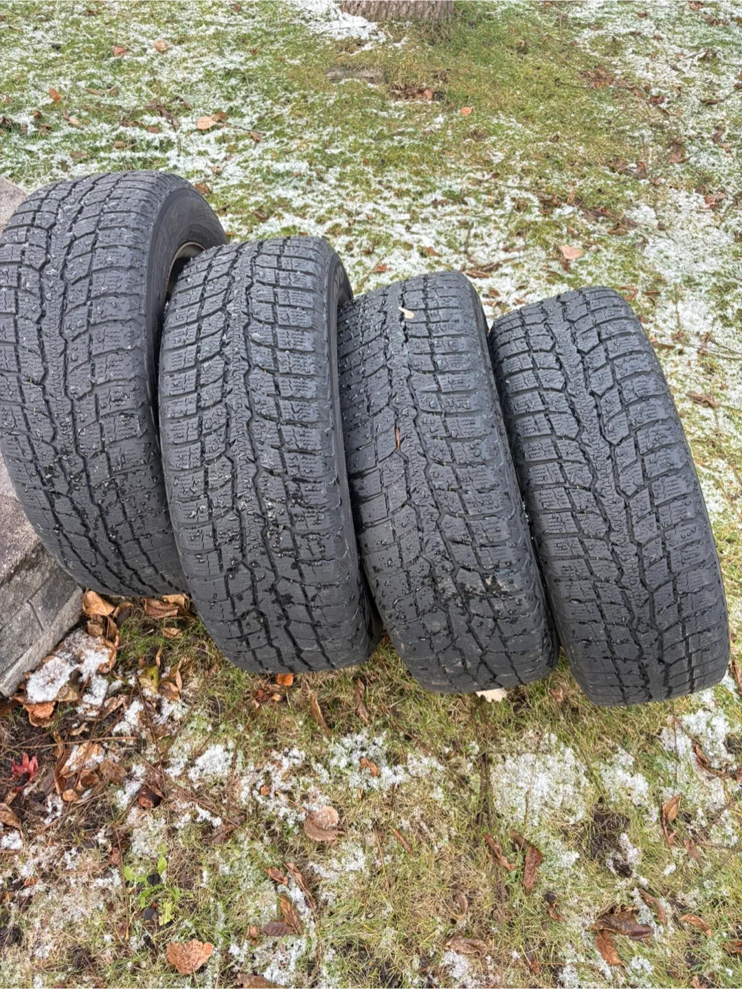 Set of 4 Used Tires image indicator(2)