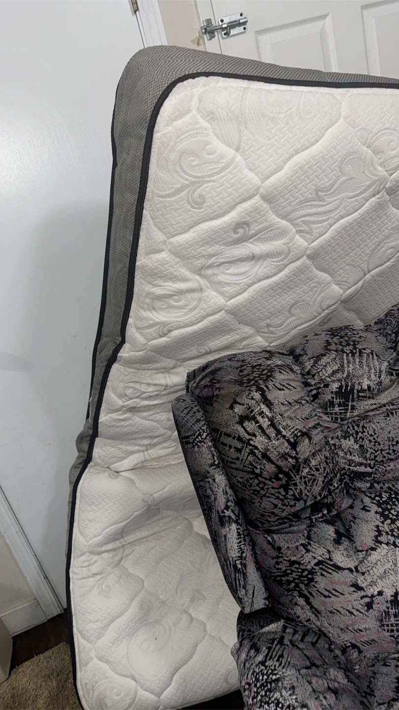 king size Beautyrest Mattress - photo 3