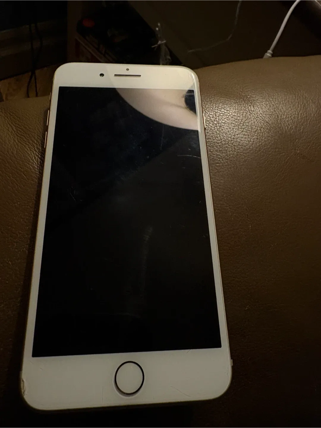 Used iPhone 8 Plus - Gold image indicator(2)