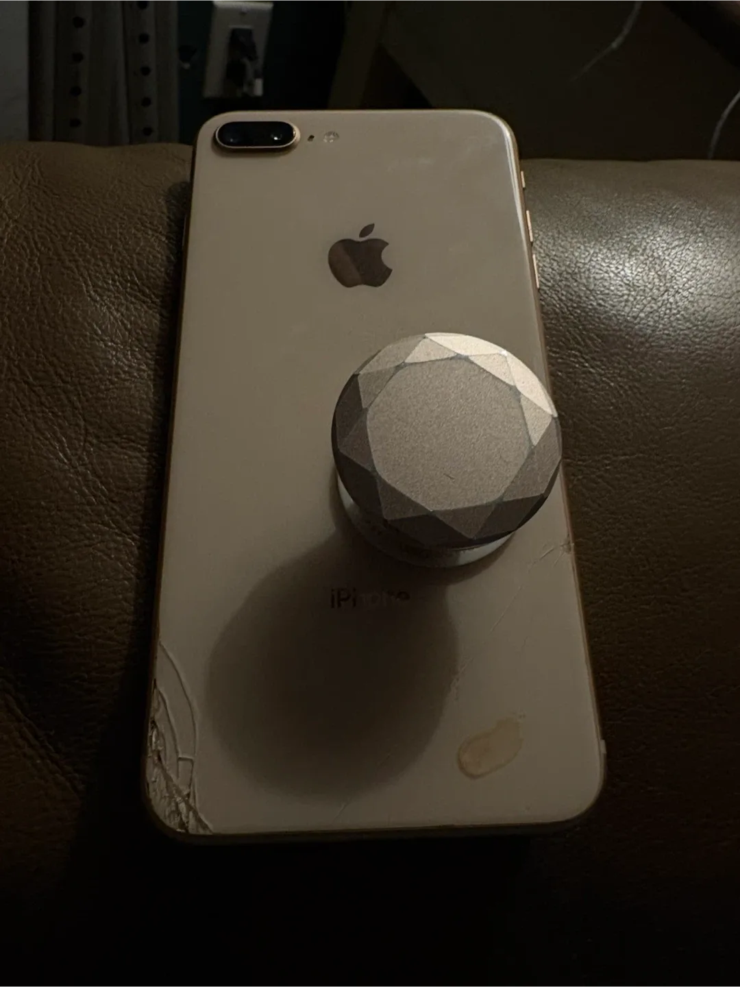 Used iPhone 8 Plus - Gold image indicator(3)