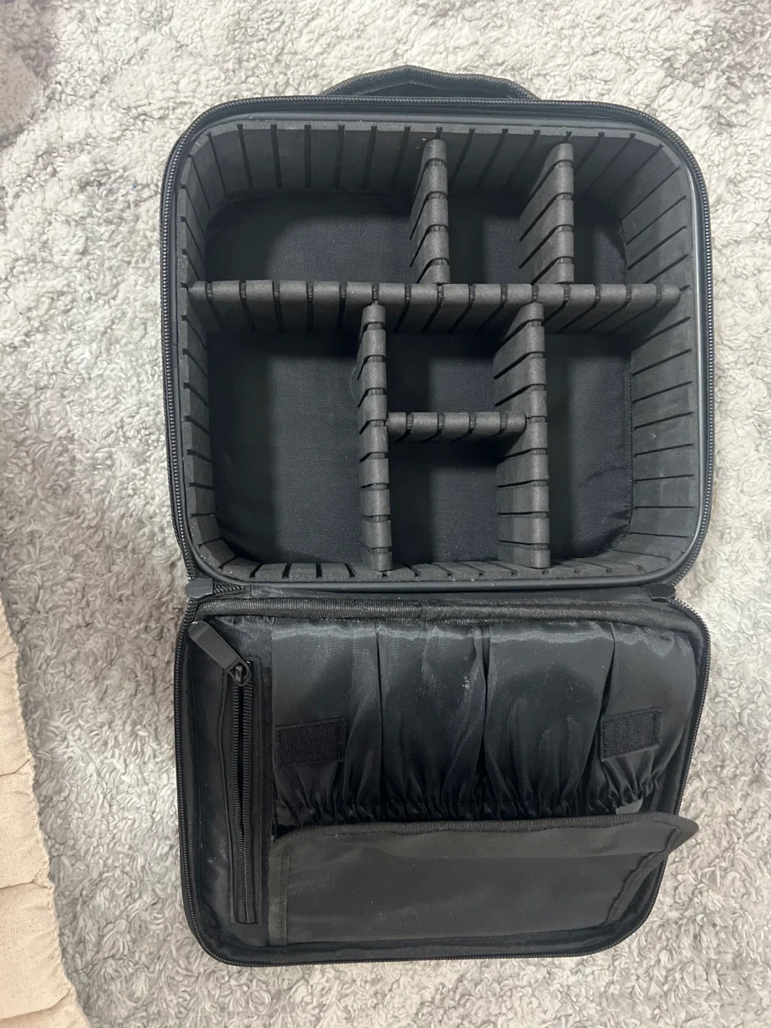 Adjustable Black Makeup Travel Case image indicator(2)