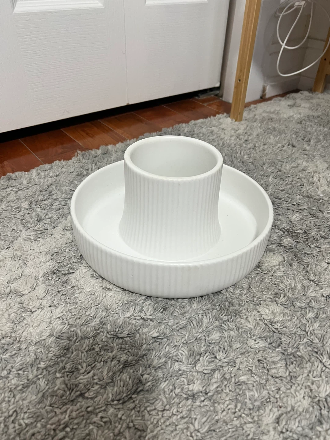 White Ceramic Vase - photo 2