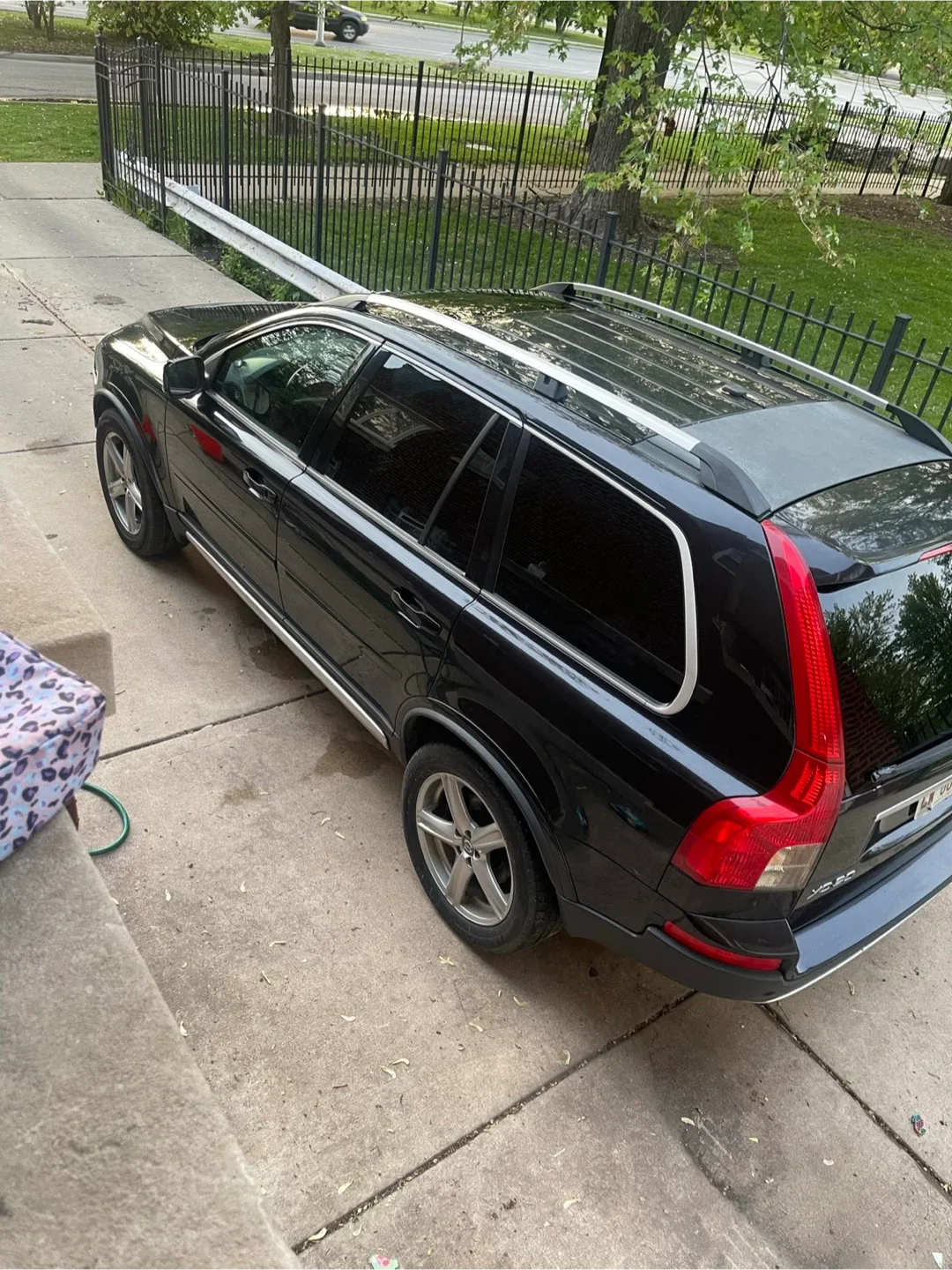 Black Volvo XC90 SUV