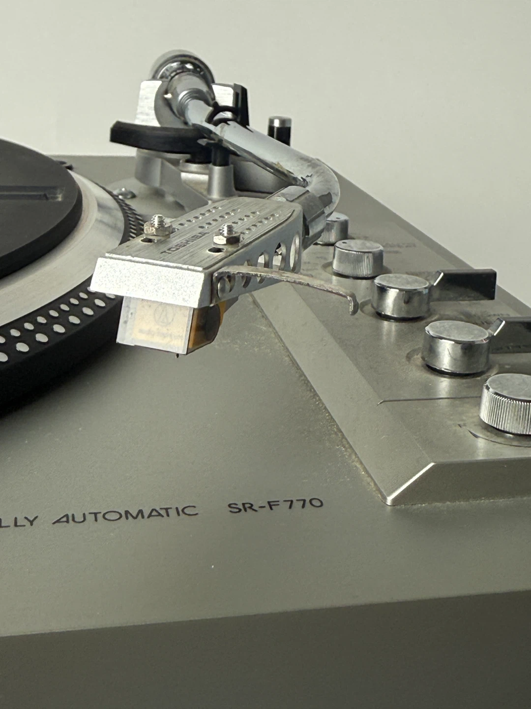 Toshiba SR-F770 Direct Drive Turntable - photo 3