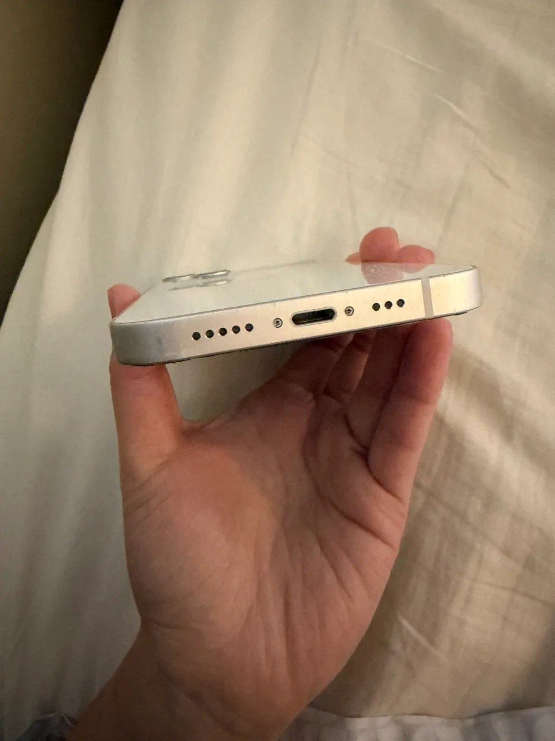 Apple iPhone 13 128g - White image indicator(3)