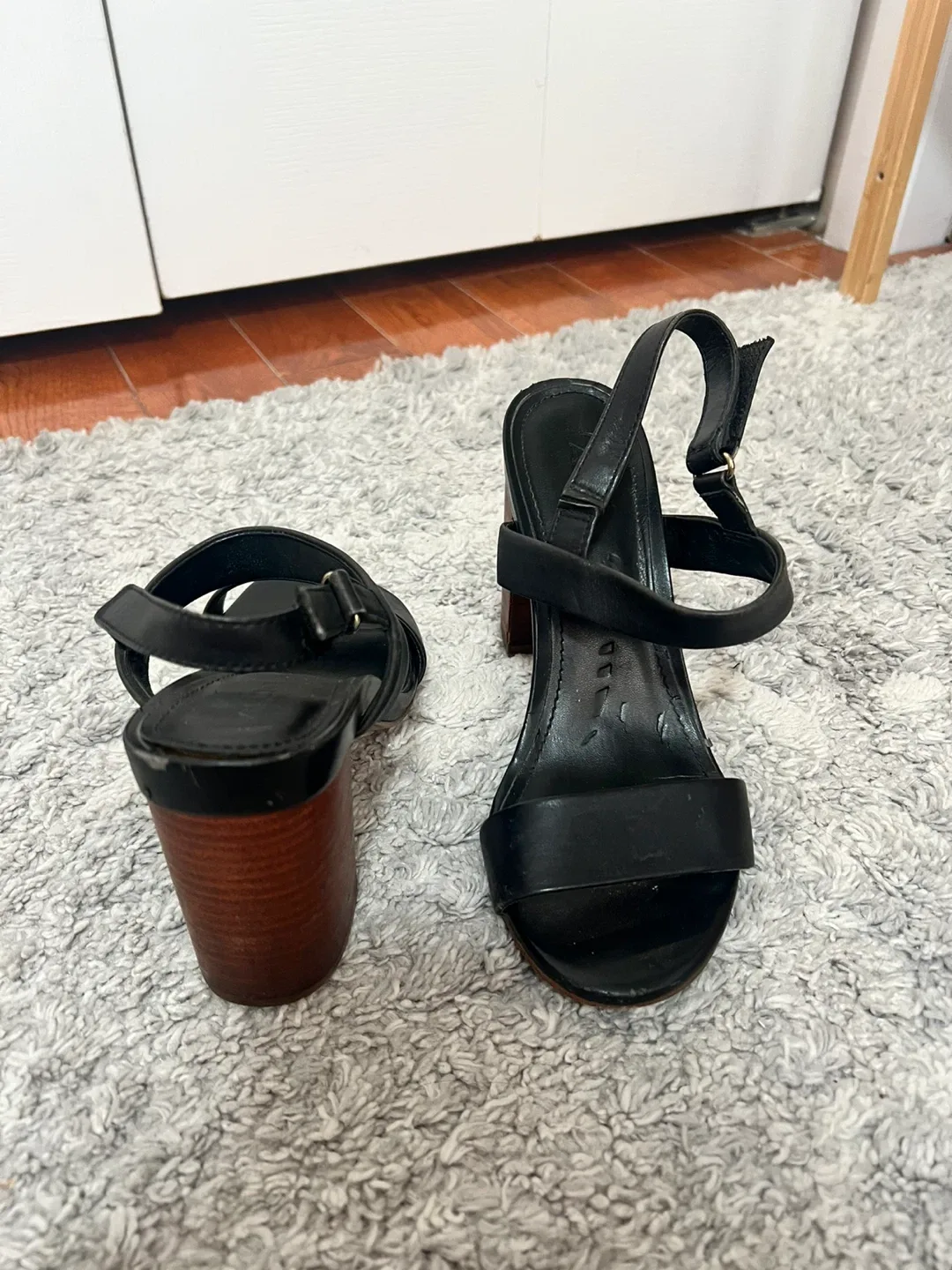 Aldo Black Heeled Sandals 6.5 image indicator(2)