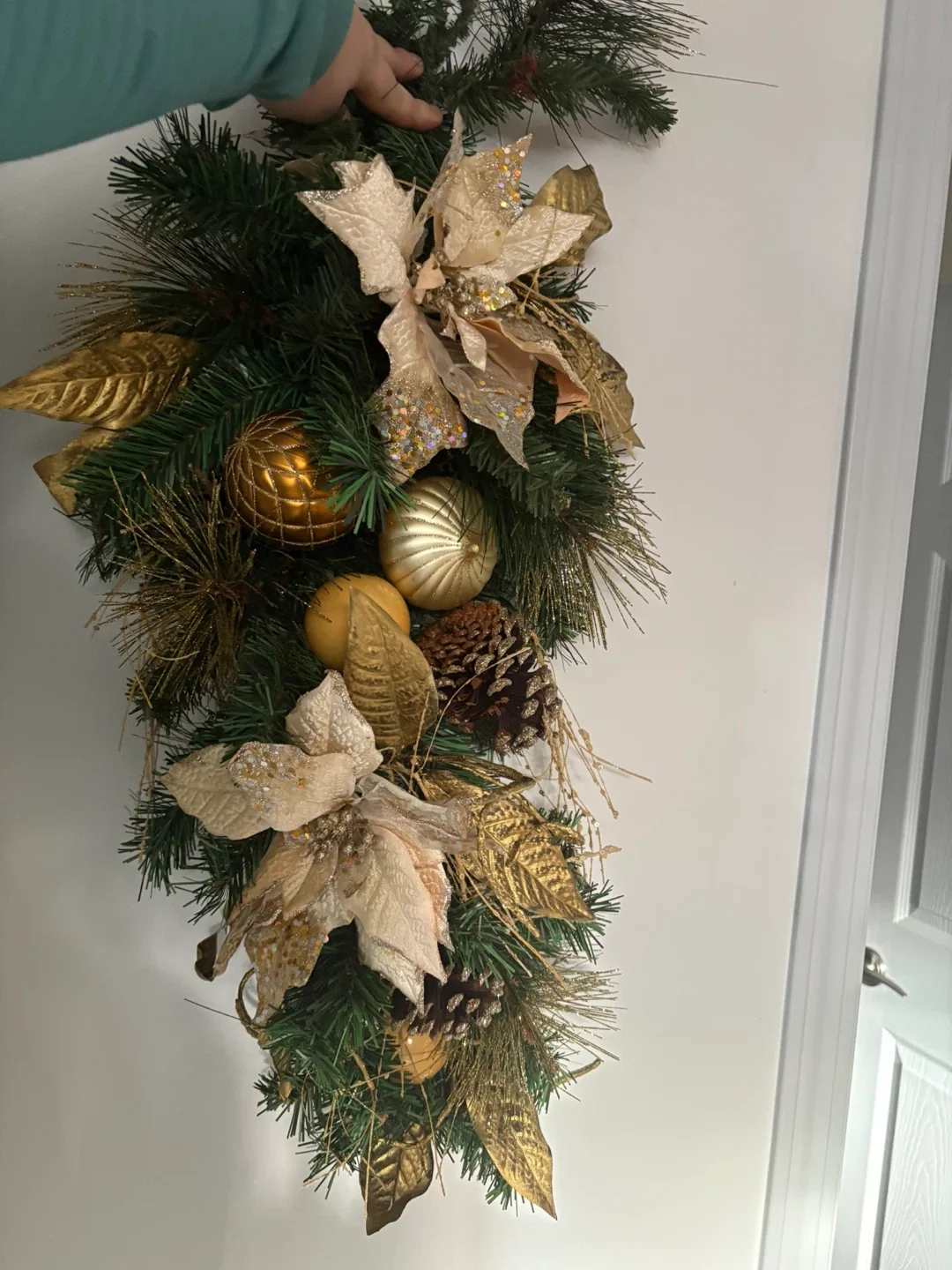 Christmas Swag Decoration image indicator(2)