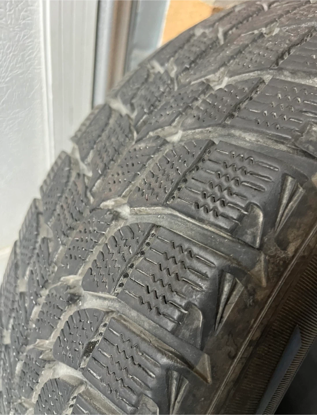 Michelin X-Ice Snow Tire 215/60R16 - photo 3