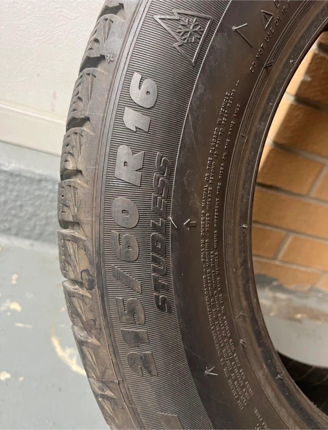Michelin X-Ice Snow Tire 215/60R16 - photo 4