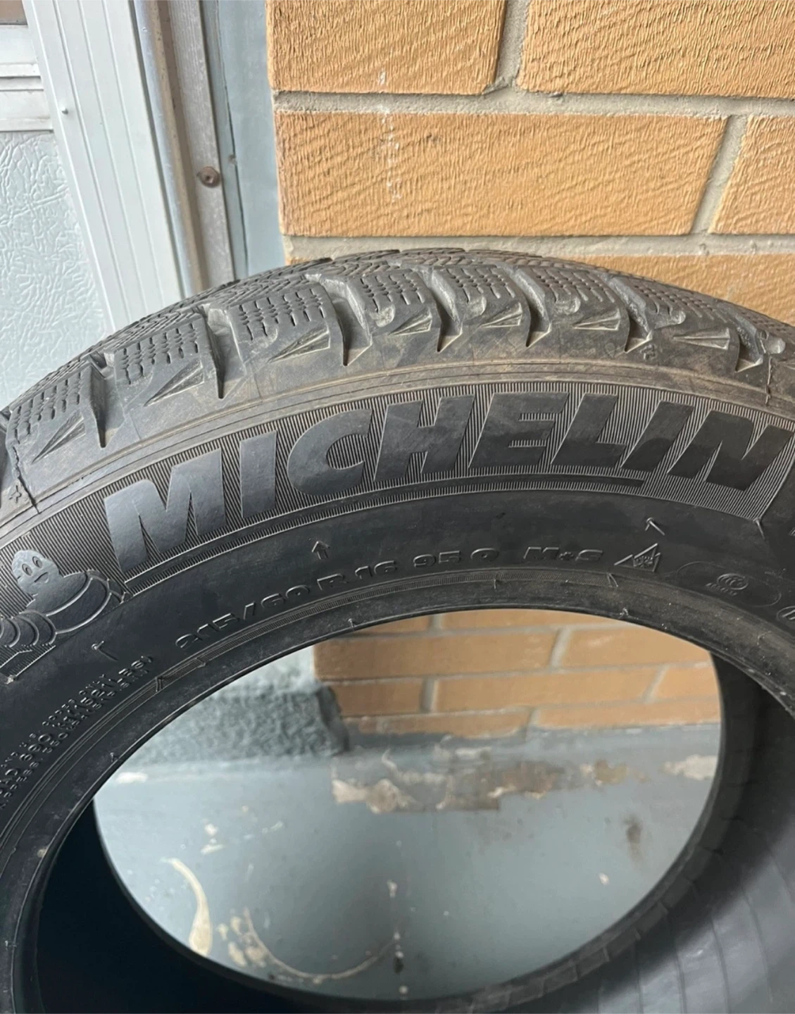 Michelin X-Ice Snow Tire 215/60R16 - photo 2
