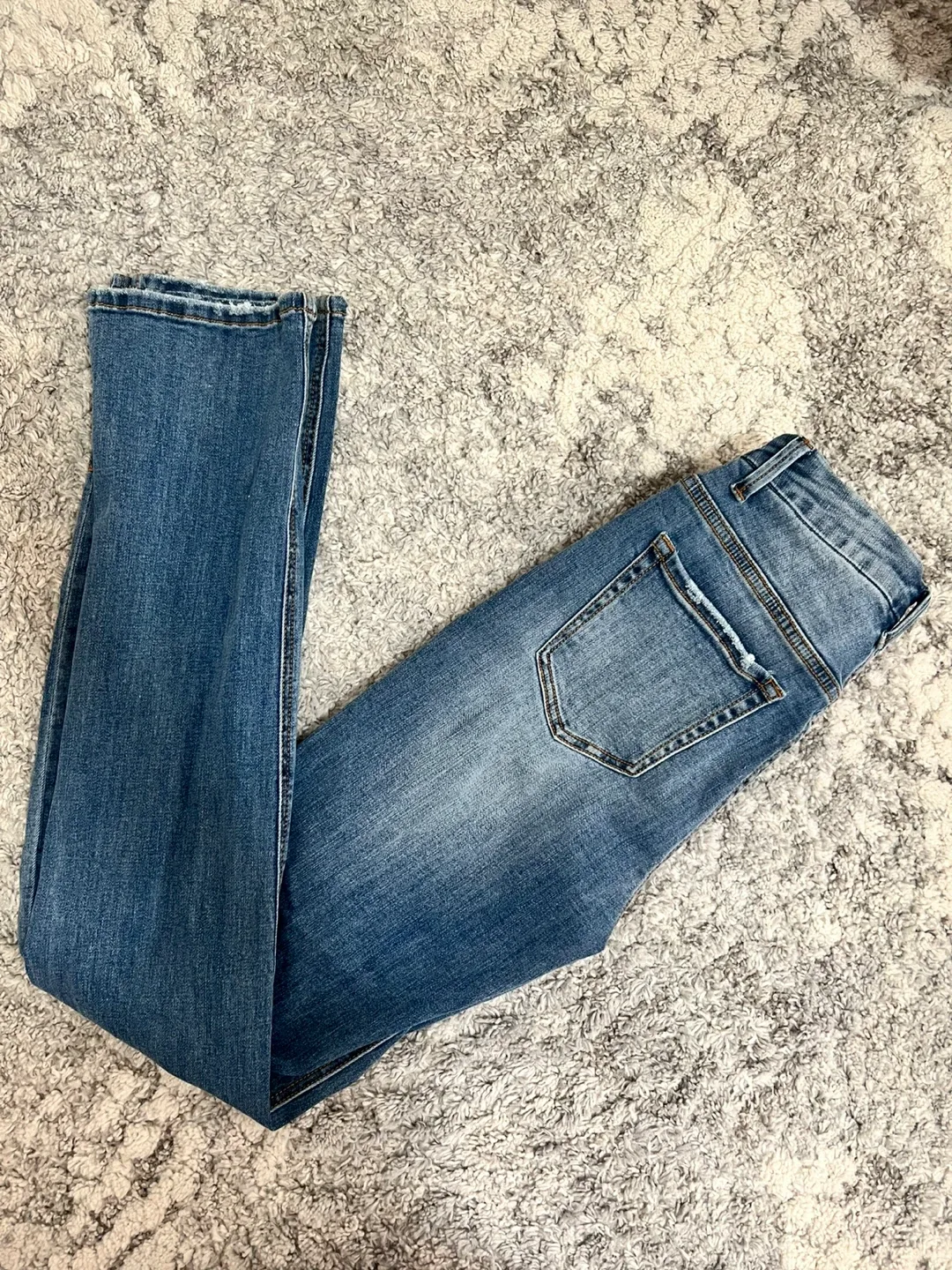 Fashion Nova Distressed Jeans Size 5 image indicator(3)