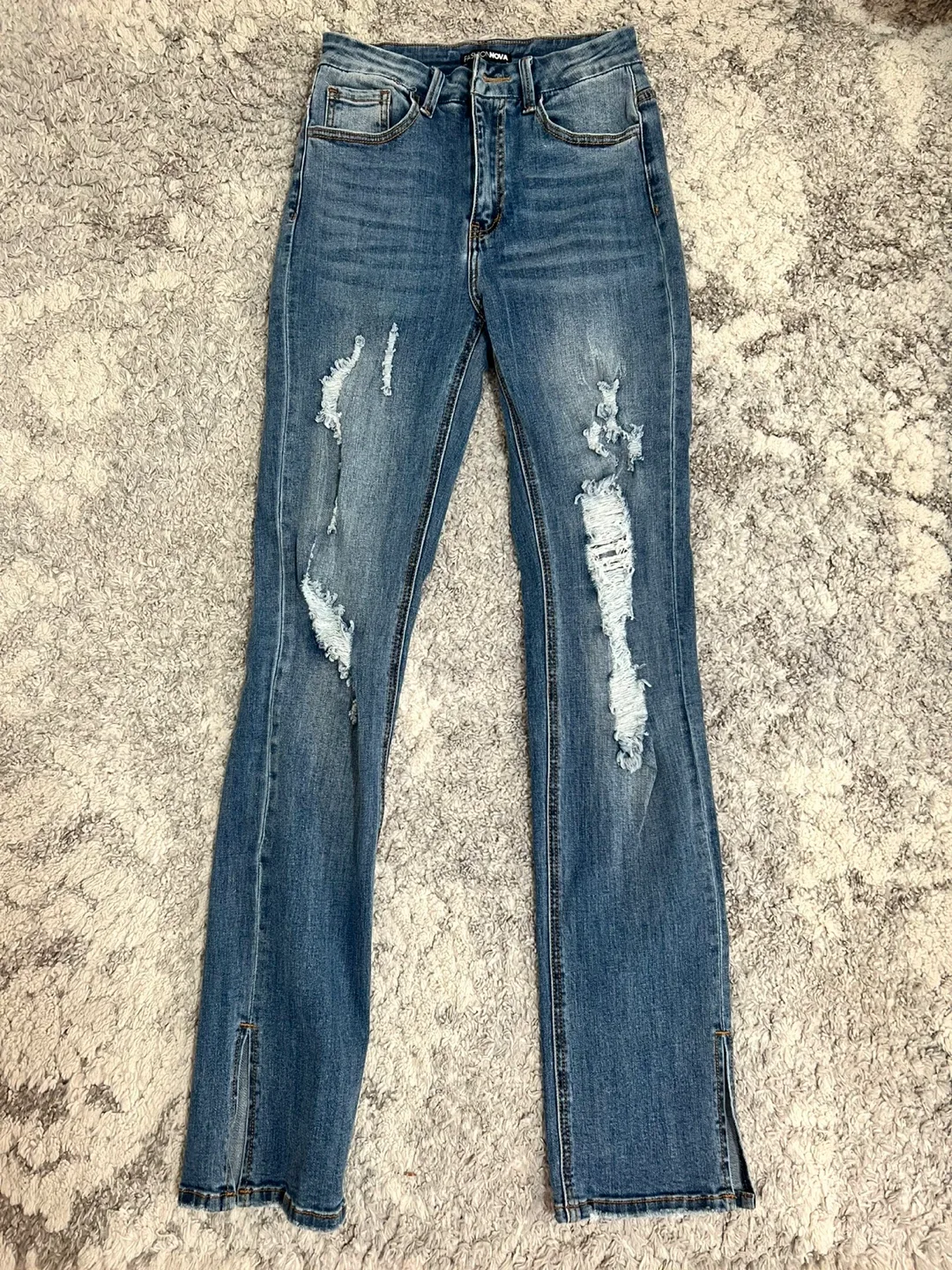 Fashion Nova Distressed Jeans Size 5