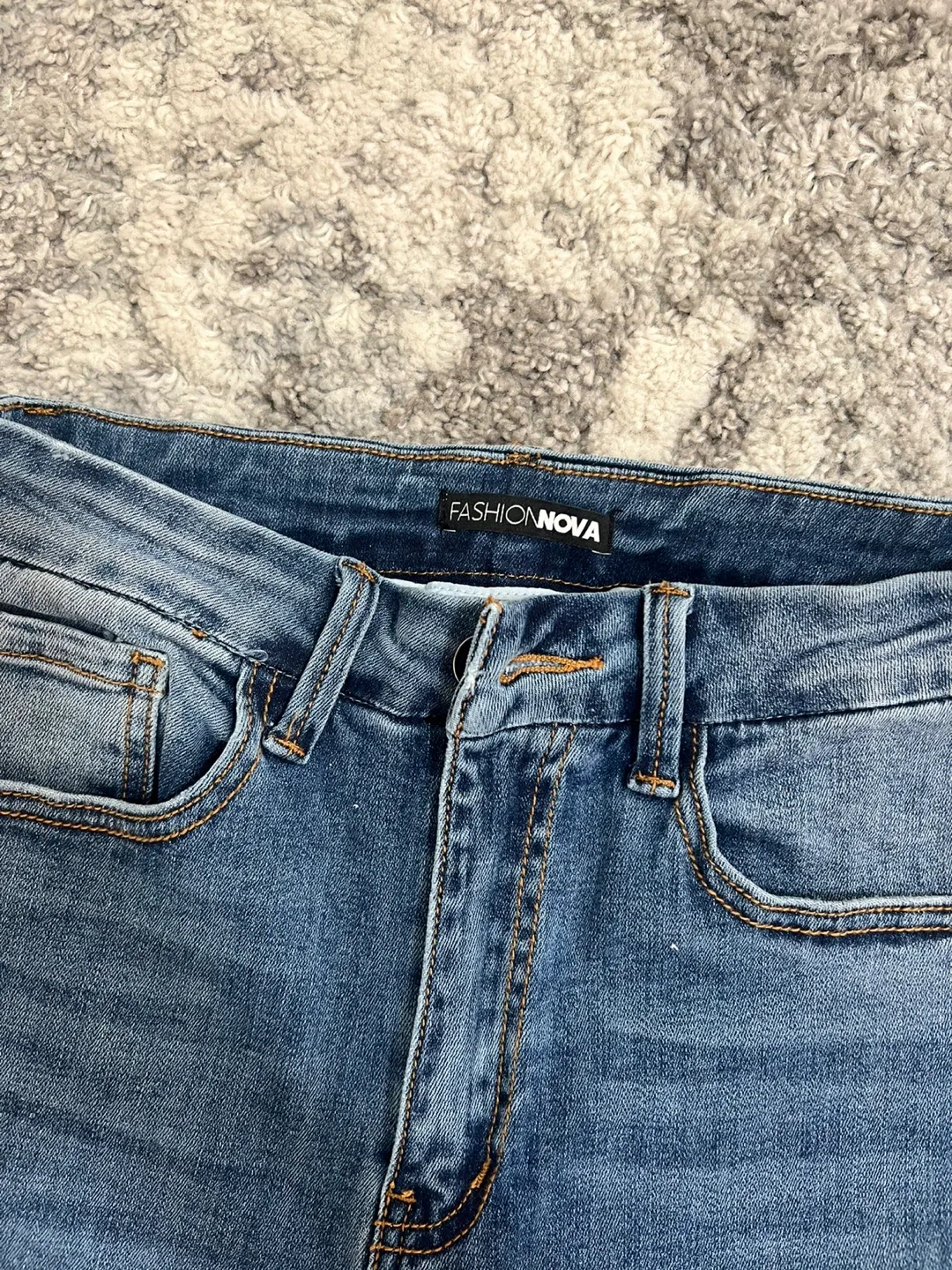 Fashion Nova Distressed Jeans Size 5 image indicator(4)