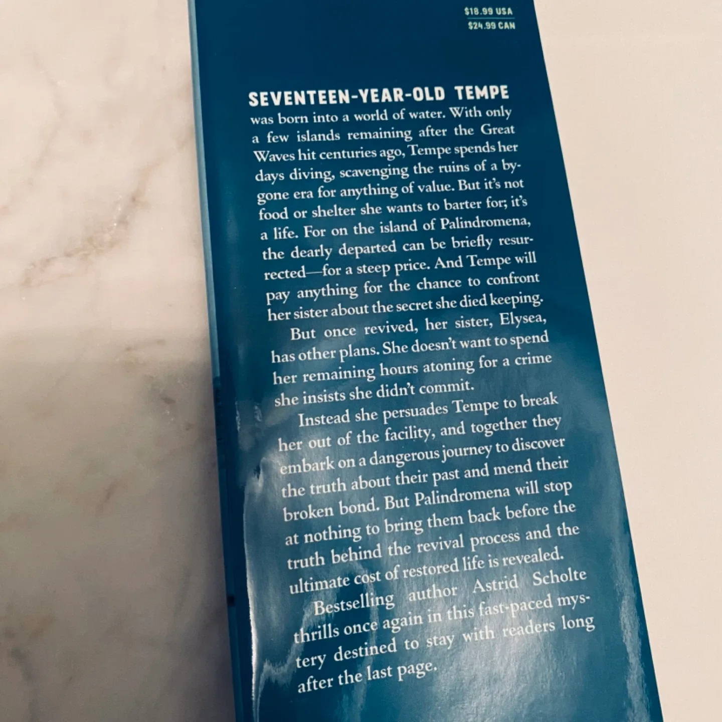 The Vanishing Deep by Astrid Scholte #cleanout image indicator(2)