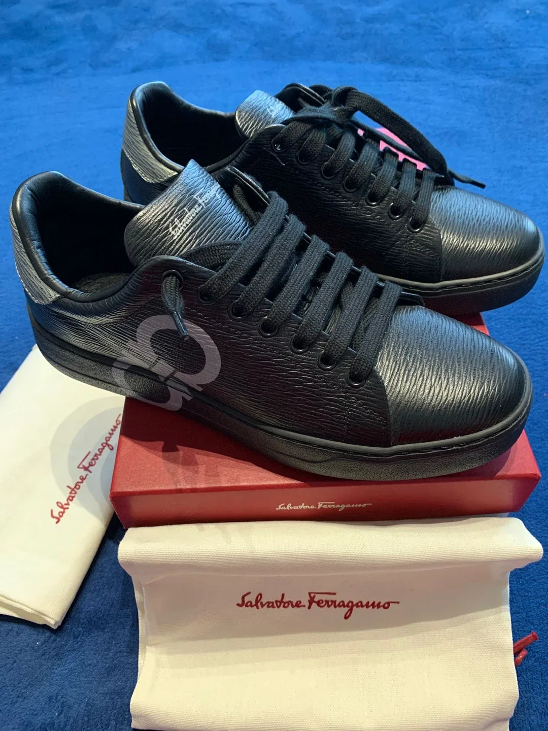 Salvatore Ferragamo Nero Calf Sneakers - Size 6M image indicator(10)