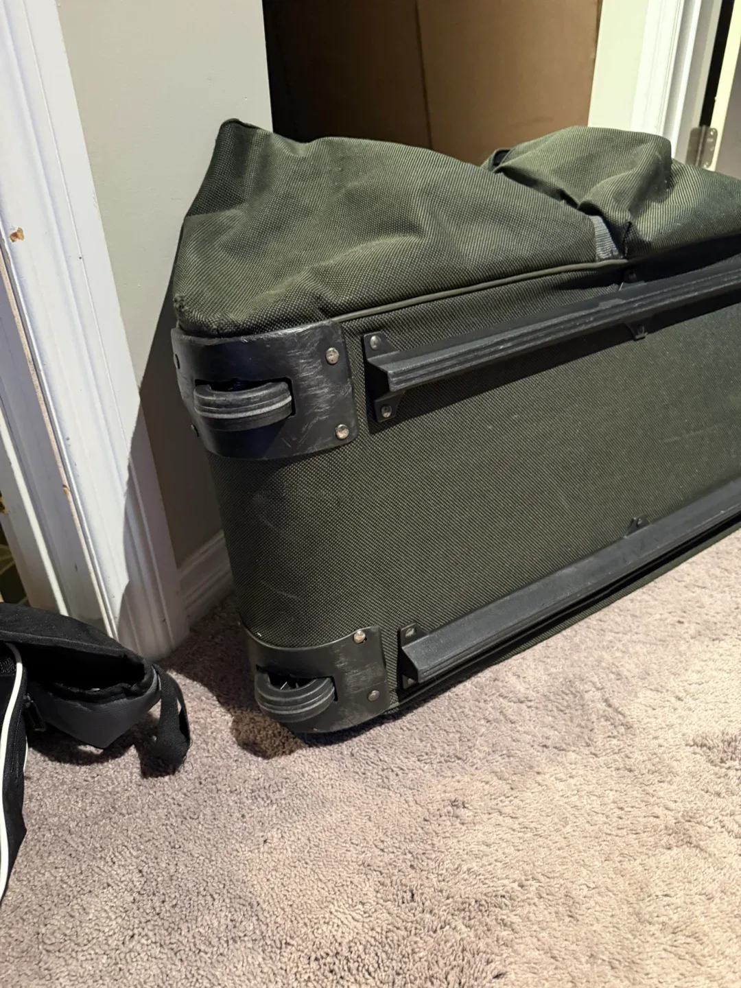 Rolling Duffel Bag - Olive Green image indicator(3)