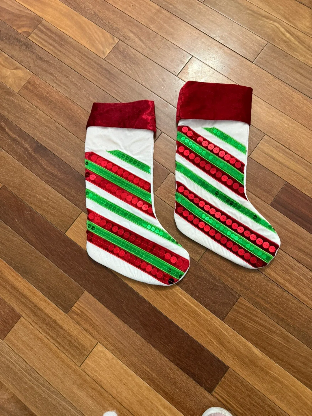 Christmas Stockings - Set of 4 2 sets of 2 image indicator(3)