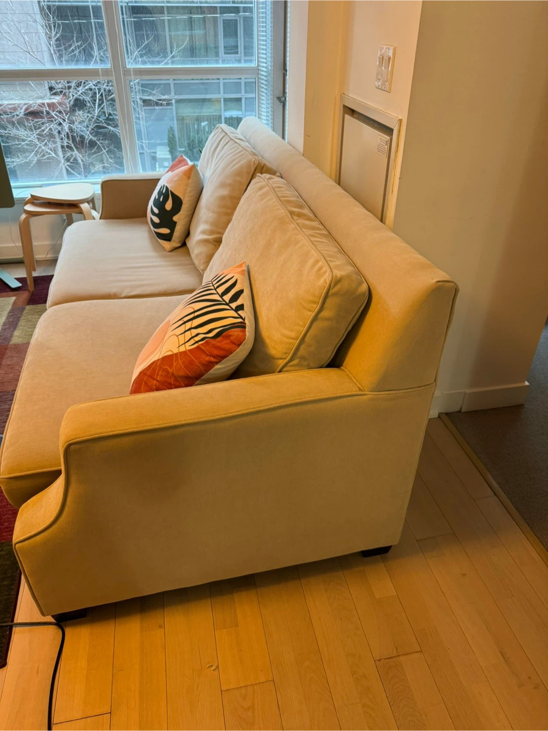 Couch with pillows - photo 2